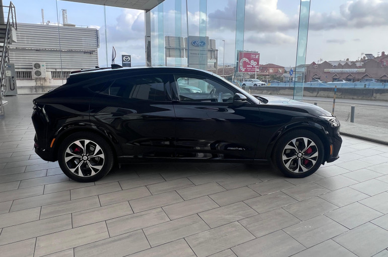 Ford Mustang Mach-E Premium AWD 258 kW 351 CV R.E