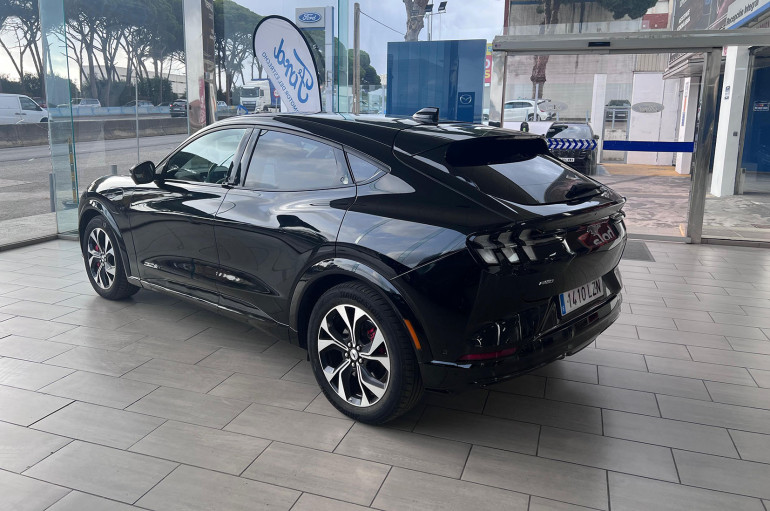 Ford Mustang Mach-E Premium AWD 258 kW 351 CV R.E