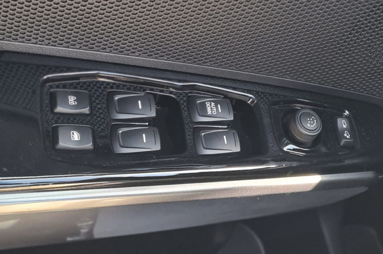 KGM TIVOLI G15 GSR LIMITED 163 CV