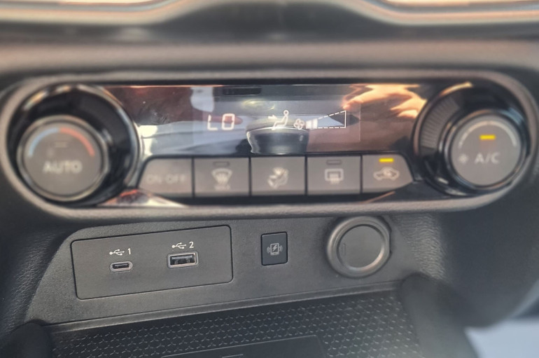 NISSAN JUKE DIG-T 84 kW (114CV) 6M/T N-Connecta